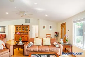 Sonoma Wine Country Bungalow - Image 1