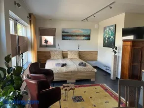 Bed and breakfast Art 7 - Image 1