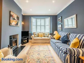 3 Bed in Eastbourne oc-ehc01 - Image 2