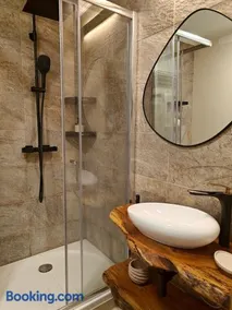 Casca de Noz - Modern Rustic Beach Getaway - Image 3
