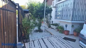 Casa con piscina en barrio residencial - Image 2