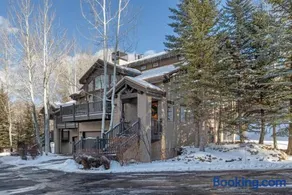 Bachelor Springs 44 - Luxury Retreat for Couples & Families - Image 2