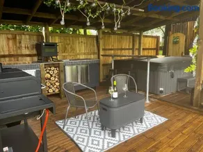 Haybarn, Hot tub and outdoor kitchen, New Forest - Image 4