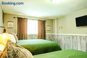 Fall Getaway - Image 1
