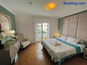 Vagueira Guest House - Image 1