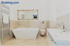 The Buckingham Suite - Image 3