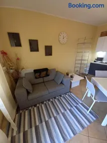 Flat Le Rose - Image 2