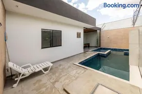 Casa Munique Maringa Com Piscina Ar Condicionado e Churrasqueira - Image 4