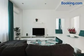 Ambassador Apartment - Image 1