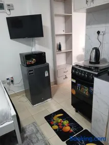 PhstudioKe- modern studio with rooftop views, fast Wi-Fi &free parking near CBD - Image 4