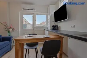 Studio Baarn with patio, airco, pantry, bedroom, bathroom, privacy - Amsterdam, Utrecht - Image 1