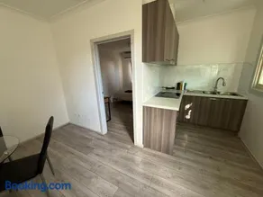1 Bedroom House - Image 2