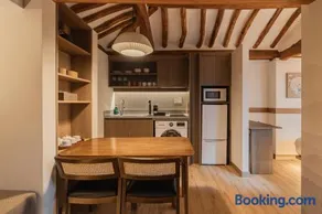 Luxury Hanok Blissful House - Image 5