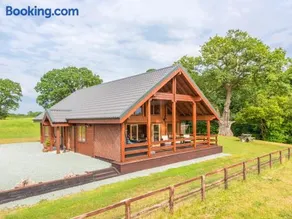 Hampton Lodge - Image 2