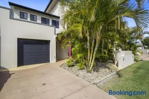 Holiday Haven - Image 1
