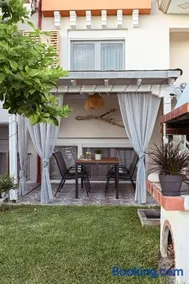 Sea & Sun Apartments - Image 1