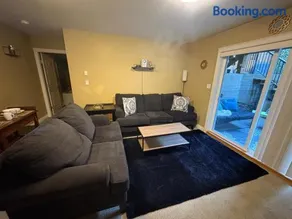 Lower suite in family friendly townhome - Image 3