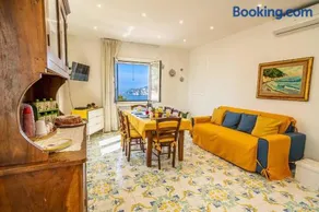 Blue Bell Residence - Amazing Capri view - Image 2