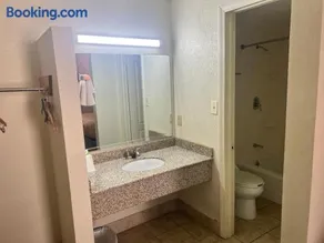Super Inn - Image 4
