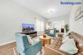 Cozy Buffalo Getaway Minutes to Downtown & Bills Stadium - Image 3