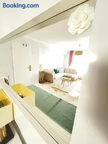 7 Guests, couchages- parking inclus- proche métro at door- 8min Paris - Image 2