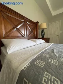 Spacious and quiet garden view room - Image 5