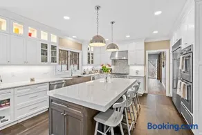World Cup Boston Spacious Home Sleeps 12 - Image 1