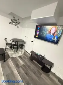 Comfy Haven Family Friendly 2 Bedroom suite - Image 3