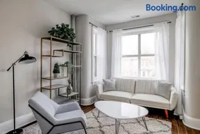 Calvert Cottage 3 - Perfect Location in Adams Morgan and Authentic Charm - Image 1