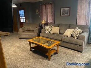 Lodge 545 Complete Large brick house fully furnished - Image 4