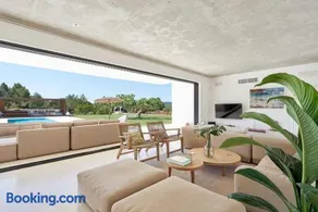 Stunning 8 Bedroom Mansion in Ibiza City, 1005 - Image 5