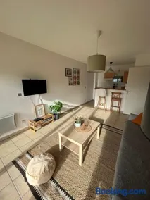 Appartement T2 avec balcon, lumineux, au calme. - Image 2