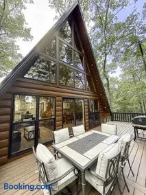 Brand New Fox Hill Cabin Where Country Charm nearby Hot Springs - Image 3