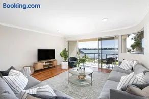 Waterfront Duplex 5 bedrooms 5 bathrooms - Image 3