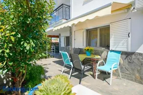 Thomas Apartments - Image 2