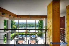 River View Apartments Hotel - Image 4