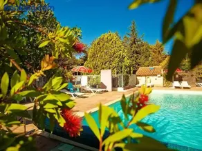 ZEcamping 3 étoiles dog friendly avec piscine dans un environnement calme - Image 2