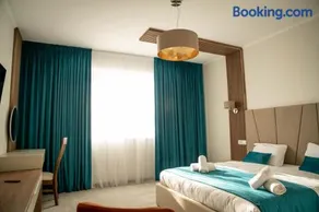 Unique Garden Hotel - Image 3