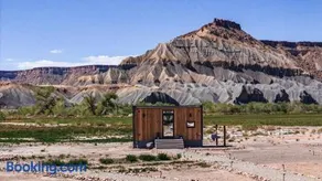 Modern Glass Retreat by Capitol Reef - Image 2