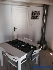 Charming apartment in Castiglione with terrace & jacuzzi - Image 4