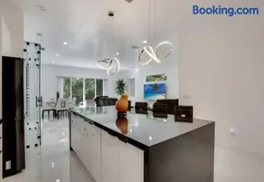 Komffy Modern 3BR/2BA Home – Ft. Lauderdale - Image 3