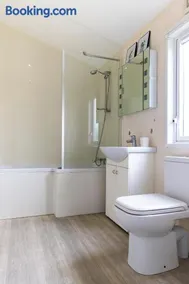 Luxury 2-Bed Holiday Home - Pool, Golf & Beaches - Image 2