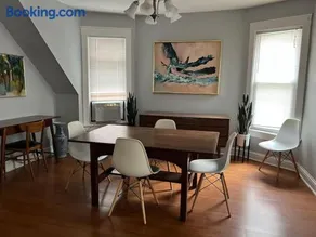 Bright, big family escape, W/parking, dogs welcome - Image 4