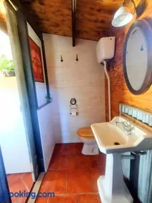 Hill top hide away - Image 3