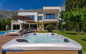 Villa Agava with heated pool, Jacuzzi, sauna, gym, 4 en-suite bedrooms - Image 4