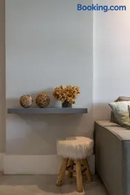 Lindo quarto e sala no coração de Itaipava - Image 4