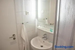 Cuxlandhotel Doppelzimmer 115 - Image 3