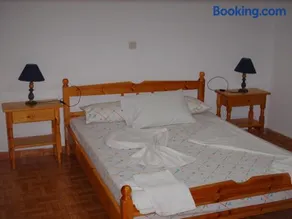 Athina Studios - Image 2