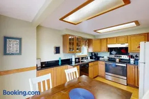 2 Bed 1 Bath Vacation home in Seaside - Image 3