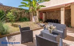 Réf 398 - Hennebont Maison De Ville De Caractère Avec Jardinet Et Patio - Image 2